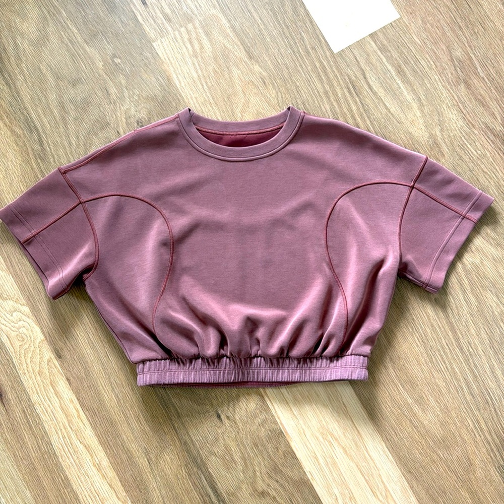 Lululemon wrapstreme cropped top. Size 6.